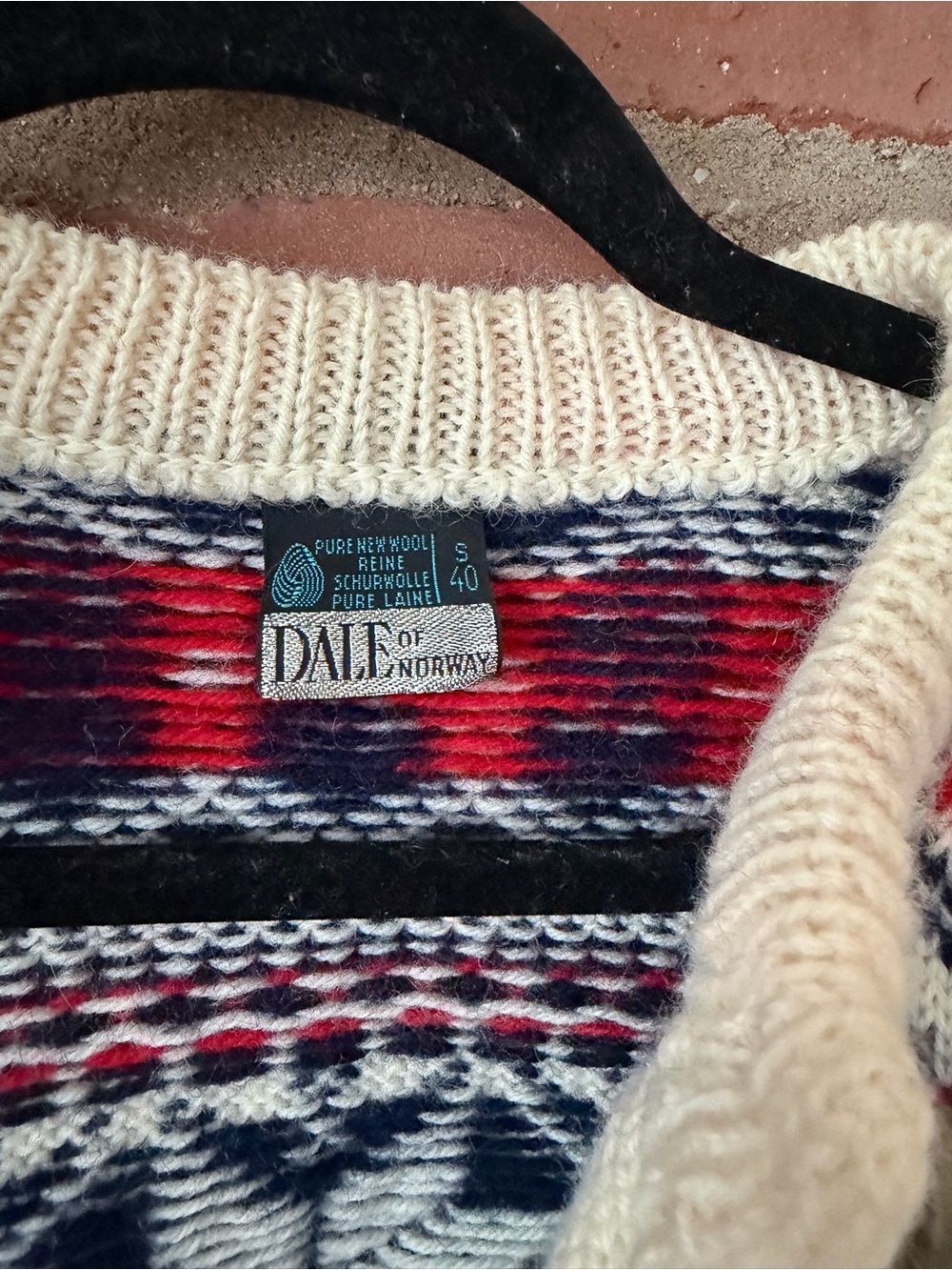 Dale of Norway Cream, Navy & Red Fair Isle Cardigan USA small - Picture 7 of 10